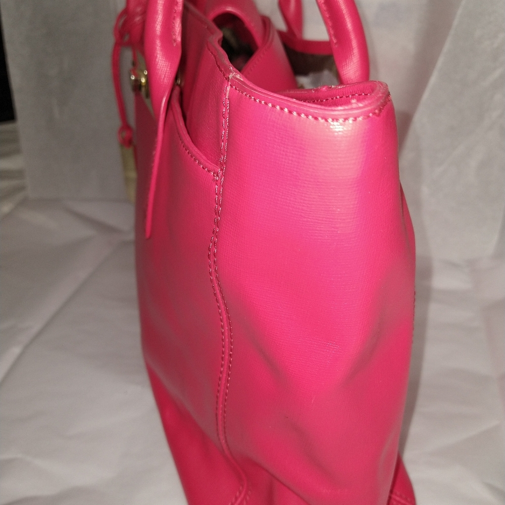 Vince Camuto - Picture 5 of 12
